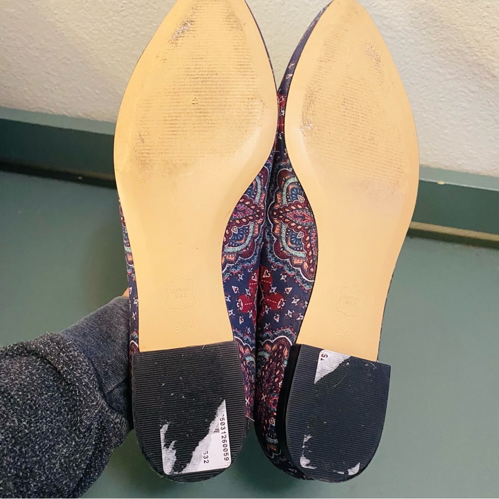 Talbots Navy Paisley Fabric Flats Pointed Toe Leather Sole Size 9.5 Career - Picture 9 of 10